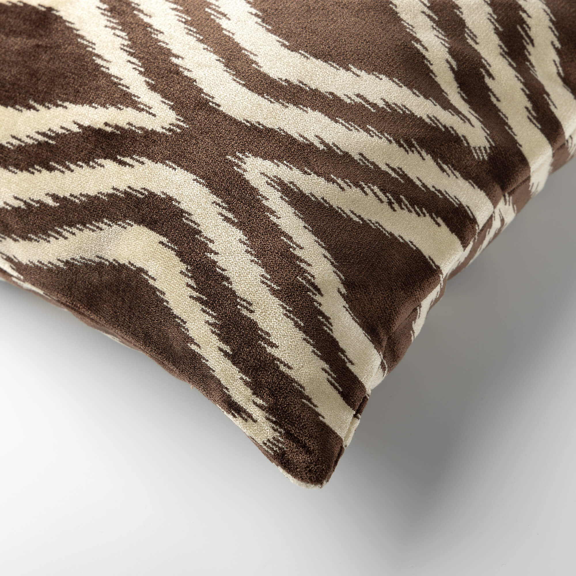 AMORA | Coussin 45x45 cm | Chocolate Martini | Marron | Hoii | avec rembourrage durable